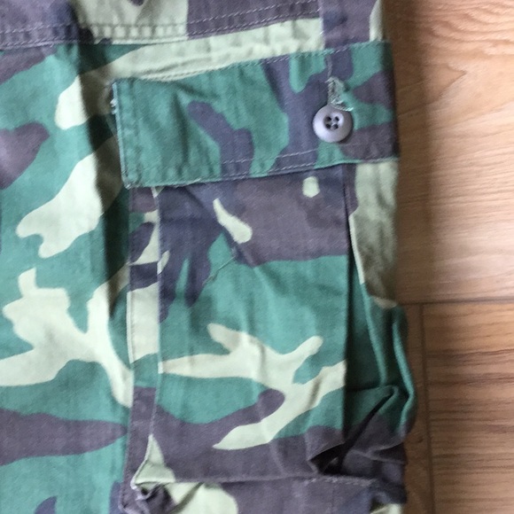 Men’s Camouflage Cargo Fatigue Type Trousers. - Picture 4 of 7